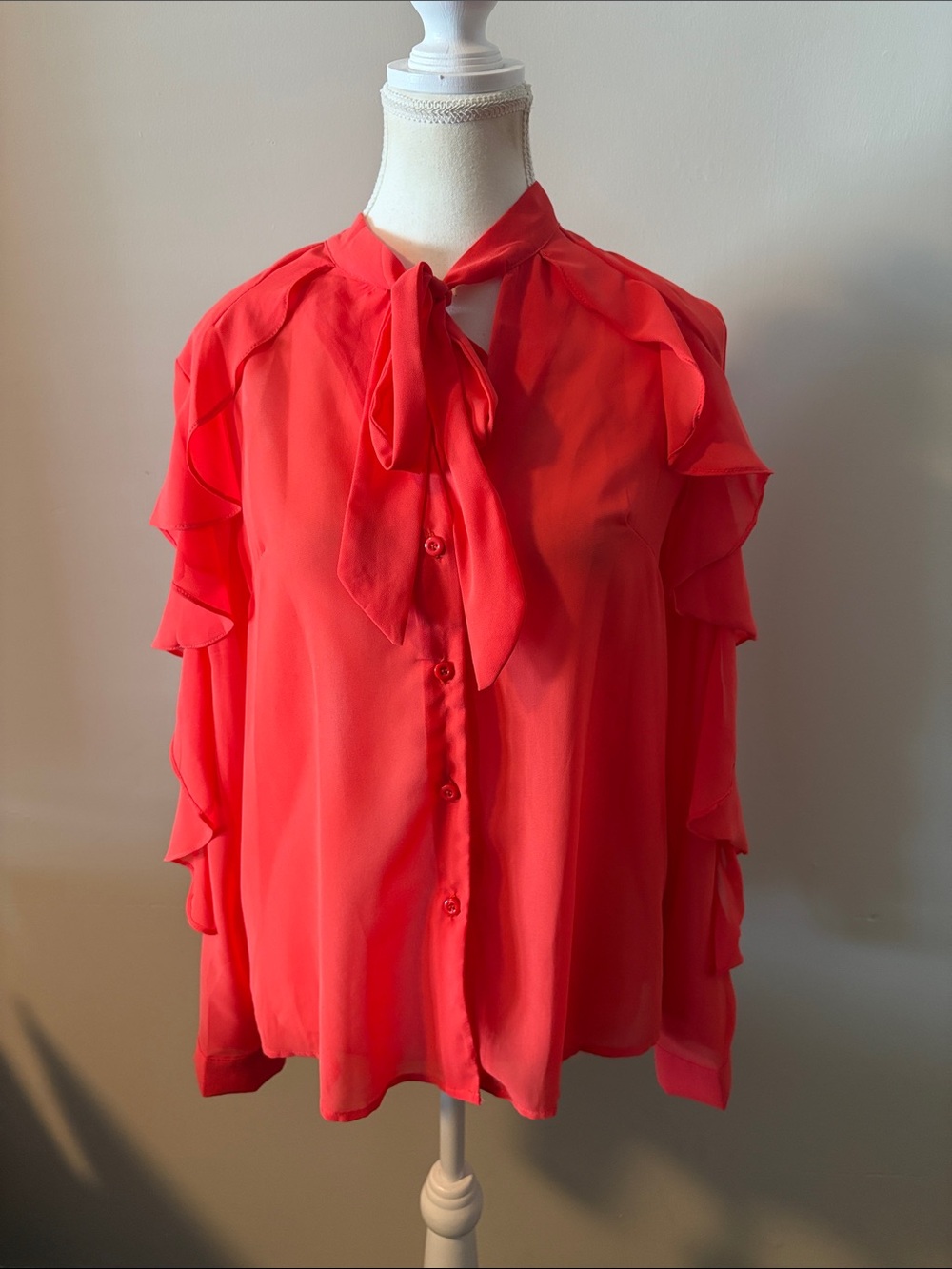 Sace Women's Red Coral Tie-Neck Ruffle Long Sleeve Blouse. Size Medium